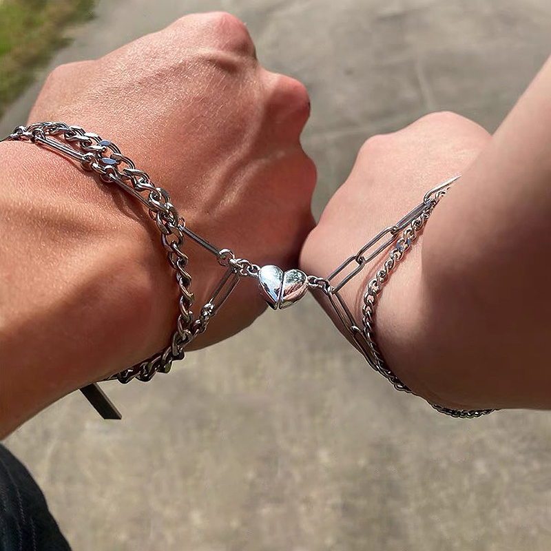 Fashion Halves Heart Magnetic Couple Bracelets for Women Pendant Man Bracelets Couple Friendship Bracelets for Girls Jewelry